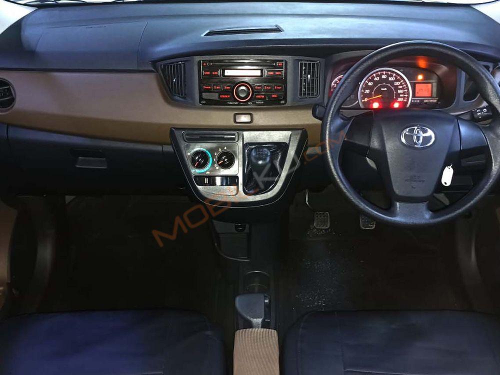 Mobil Toyota Calya 2018