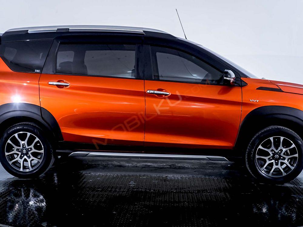 Mobil Suzuki XL7 2023