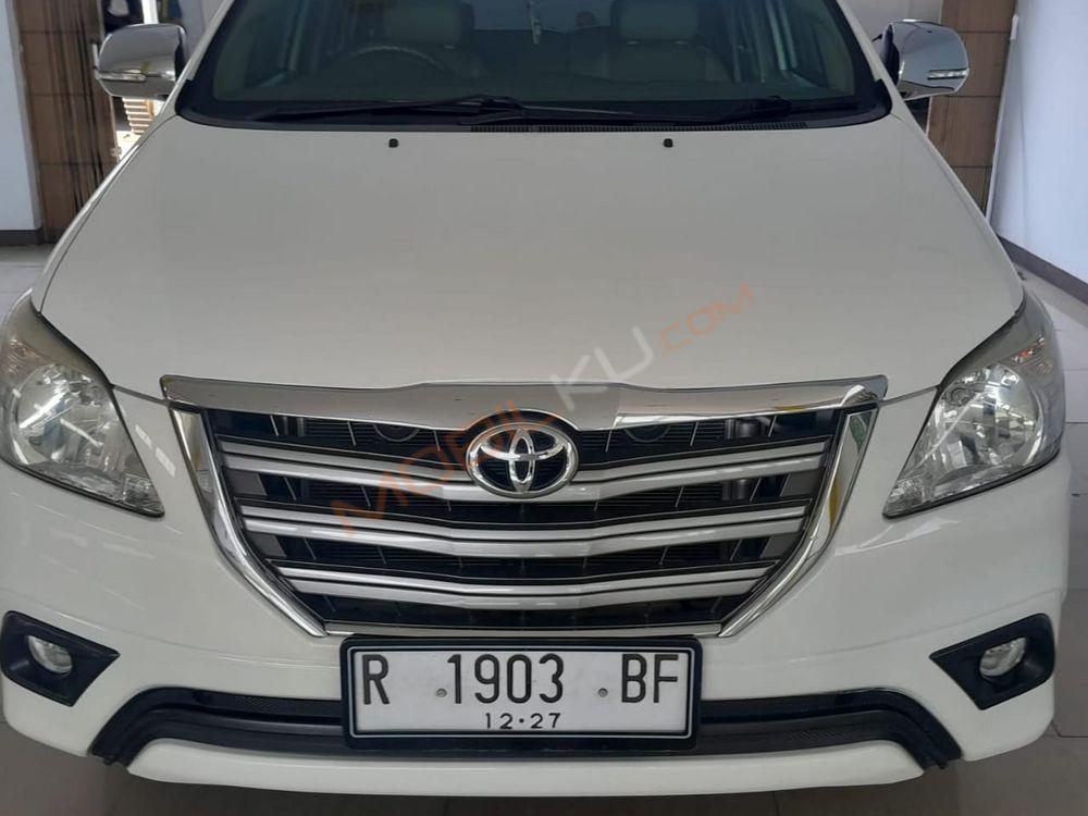 Mobil Toyota Kijang Innova 2014