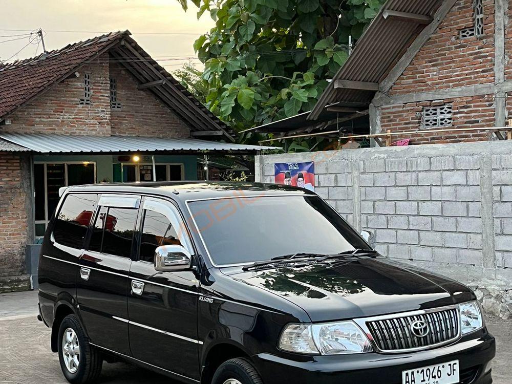 Mobil Toyota Kijang 2004