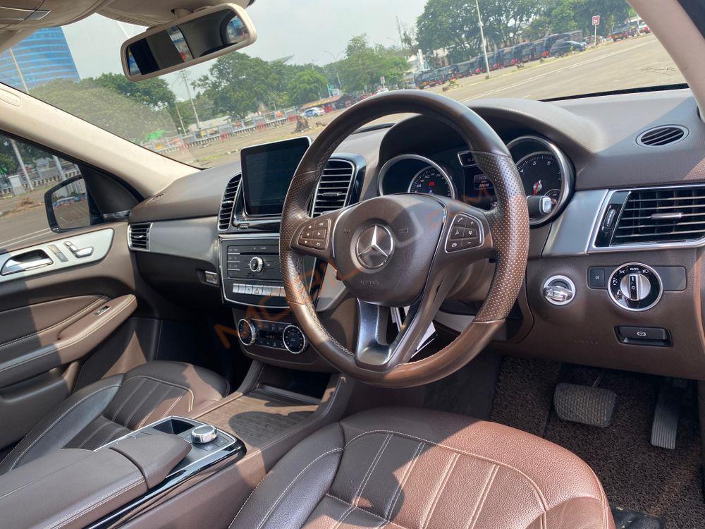 Mobil Mercedes-Benz GLE 2016