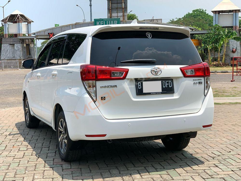 Mobil Toyota Kijang Innova 2021