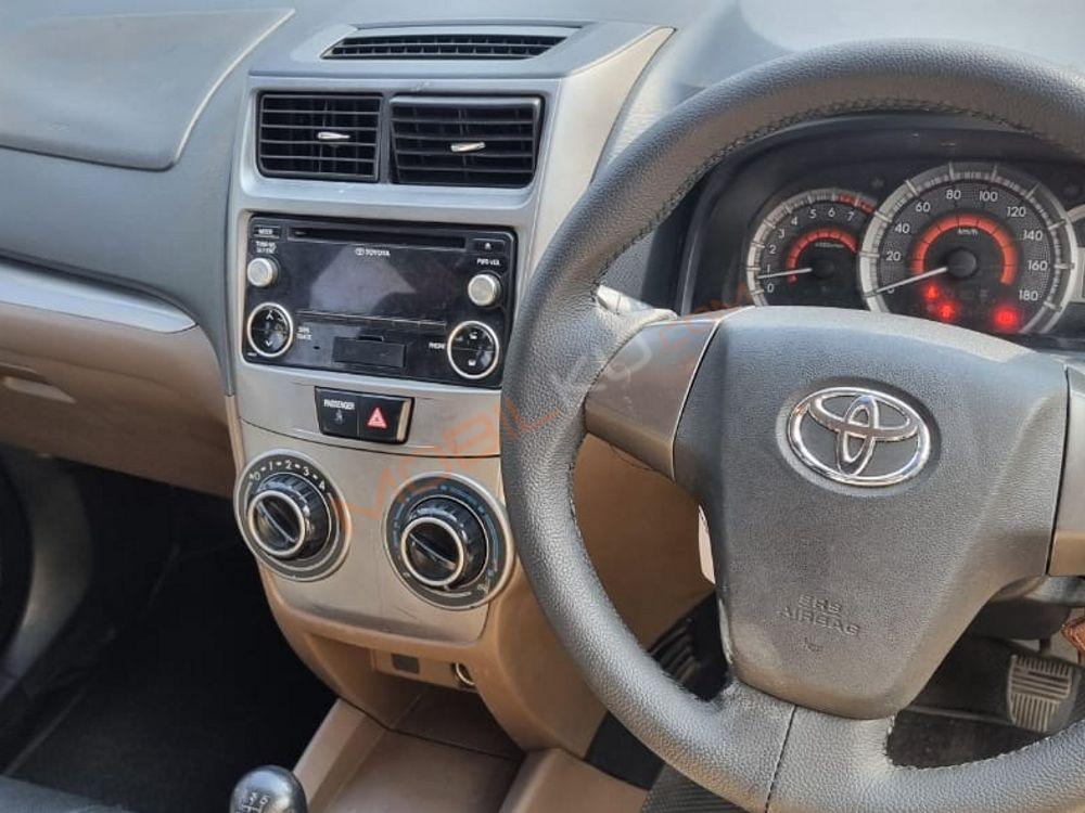 Mobil Toyota Avanza 2016