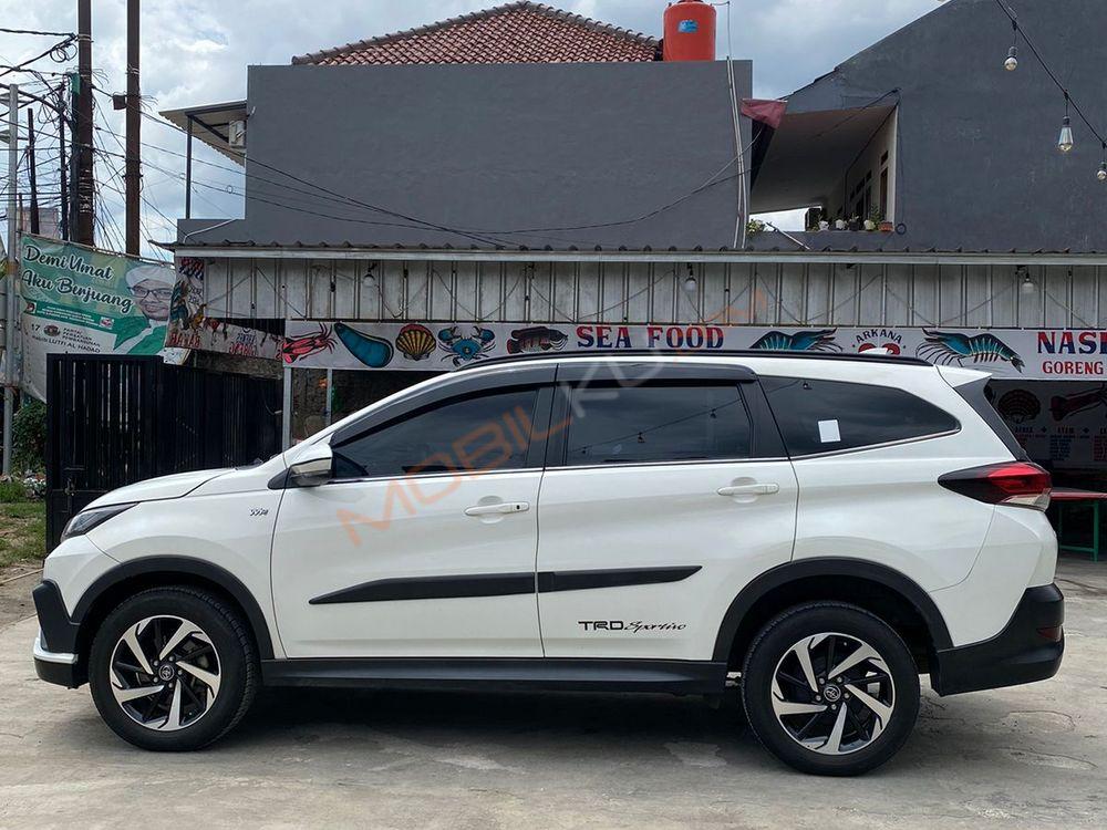 Mobil Toyota Rush 2018