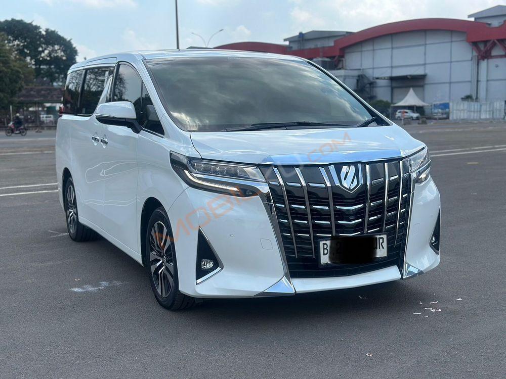 Mobil Toyota Alphard 2019