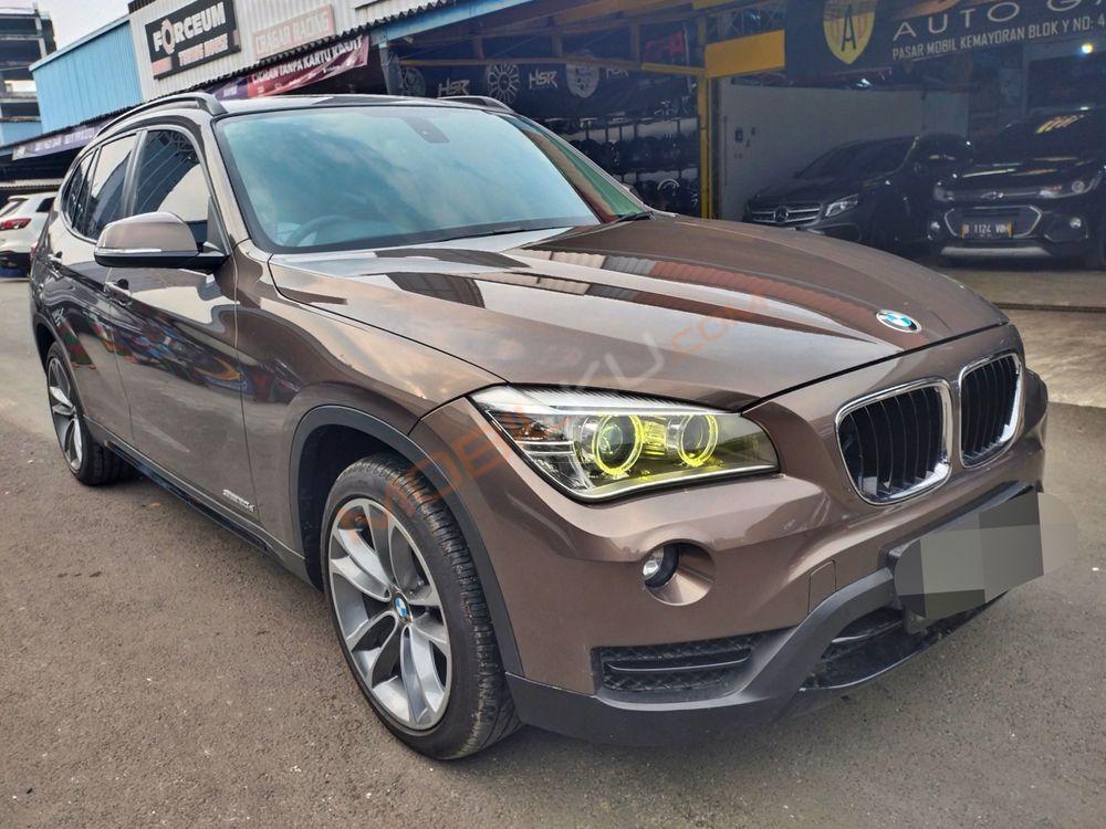 Mobil BMW X1 2013