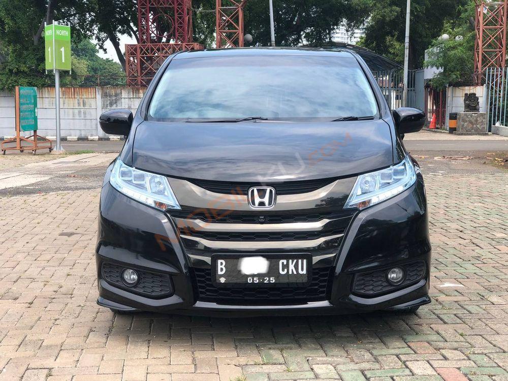 Mobil Honda Odyssey 2015
