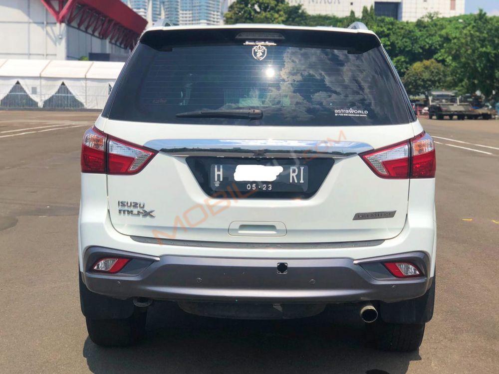 Mobil Isuzu MU-X 2017
