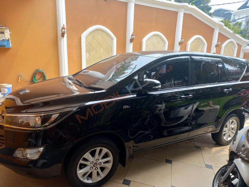 Mobil Toyota Kijang Innova 2016