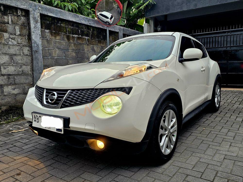 Mobil Nissan Juke 2012