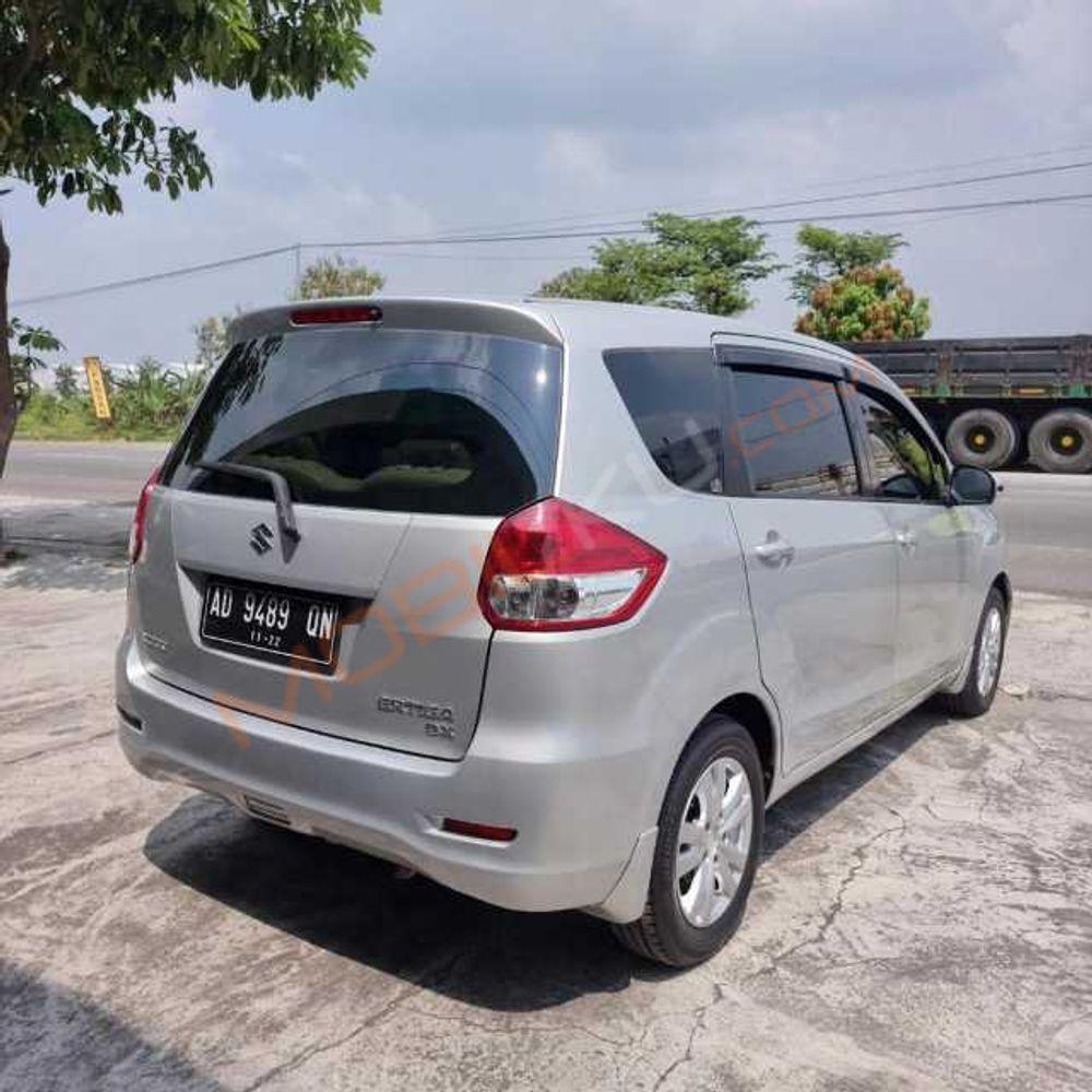 Mobil Suzuki Ertiga 2012
