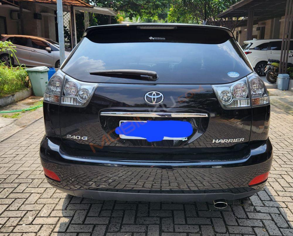 Mobil Toyota Harrier 2013