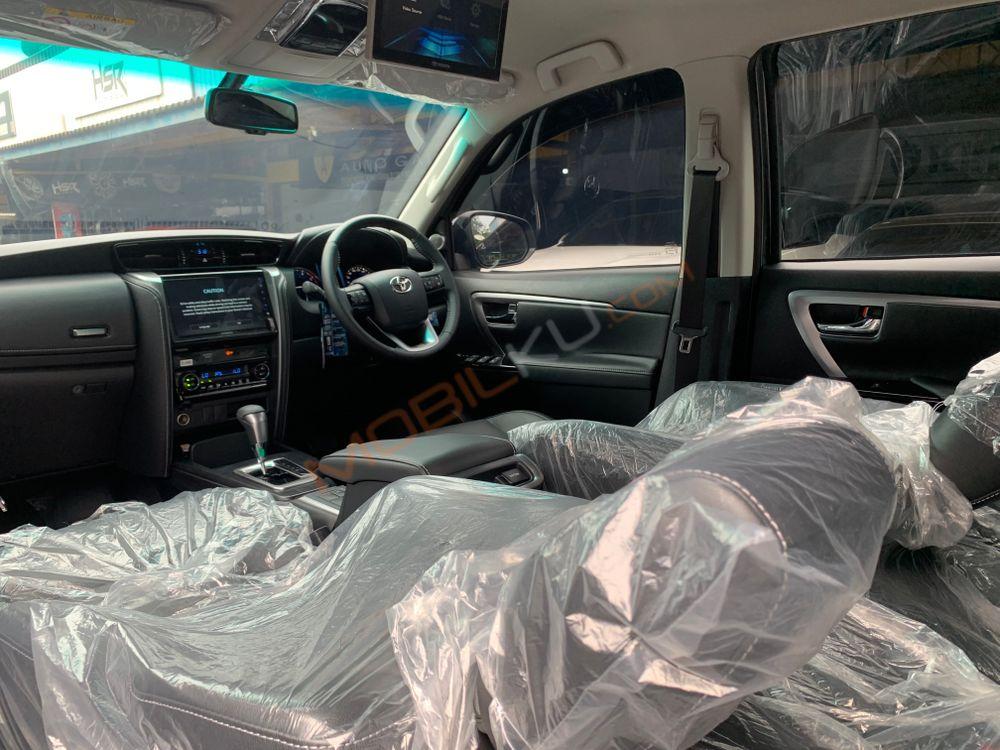 Mobil Toyota Fortuner 2023