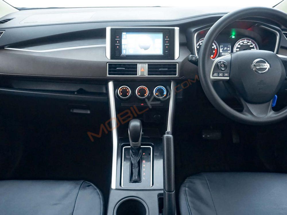 Mobil Nissan Livina 2019