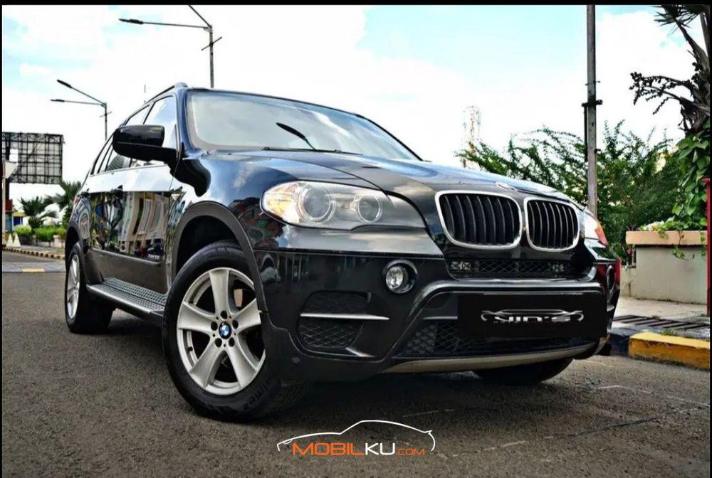 Mobil BMW X5 2011