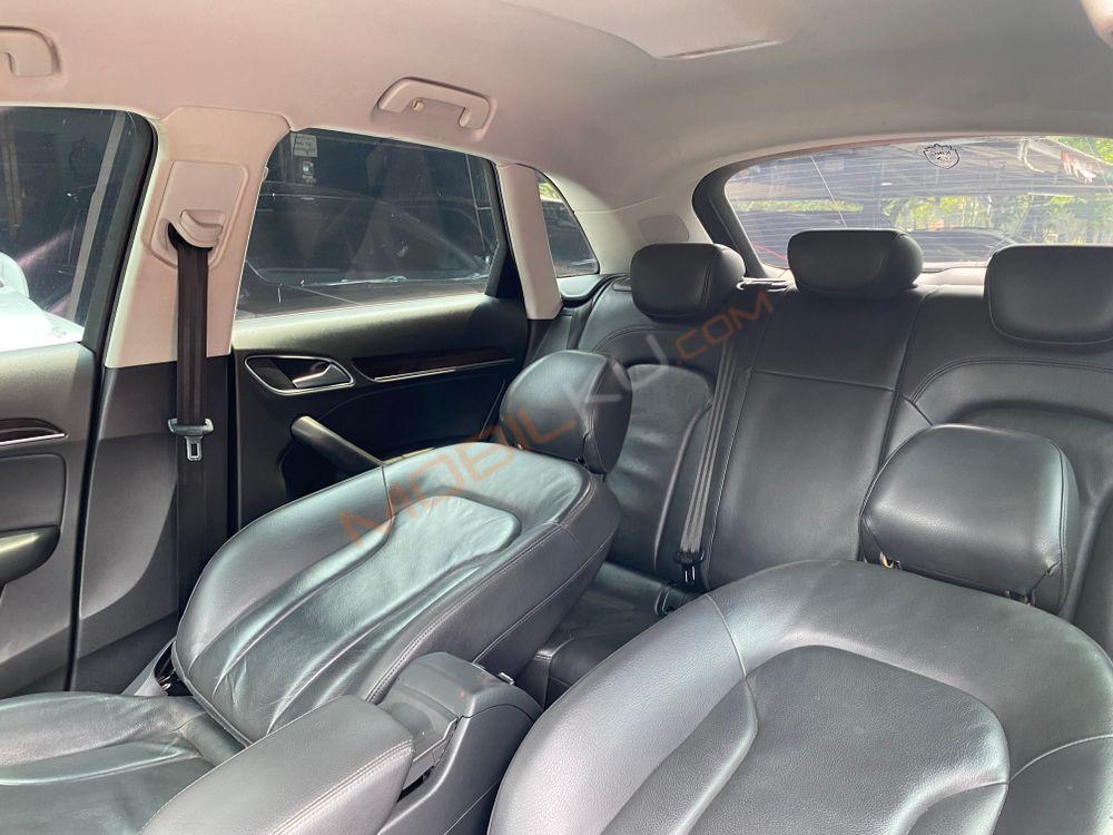 Mobil Audi Q3 2025