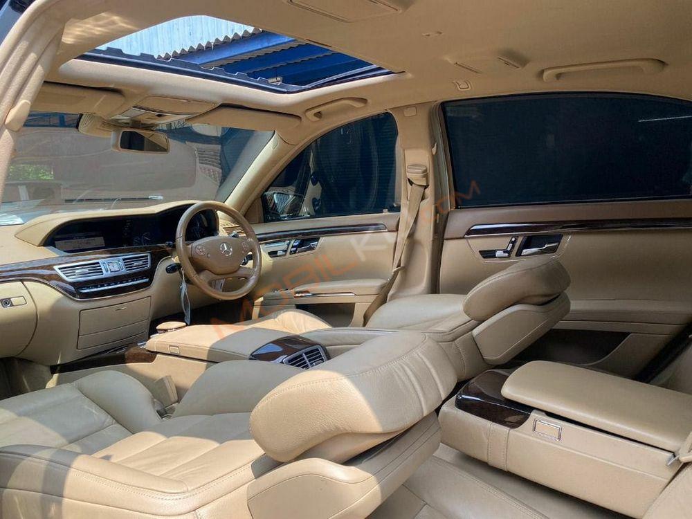 Mobil Mercedes-Benz S-Class 2011