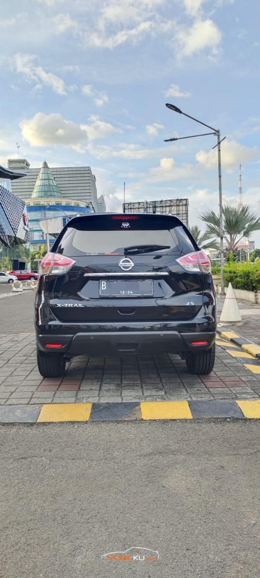 Mobil Nissan X-Trail 2014