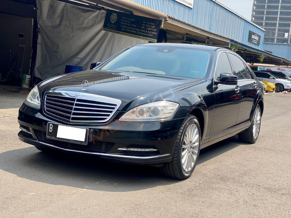 Mobil Mercedes-Benz S-Class 2011
