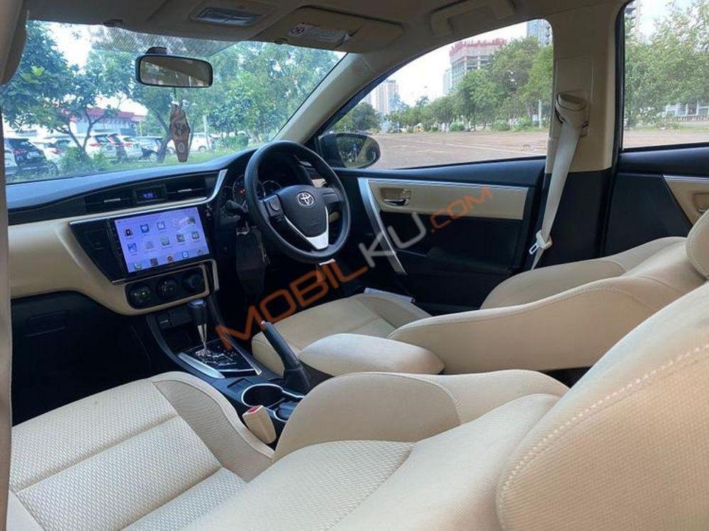 Mobil Toyota Corolla Cross 2018