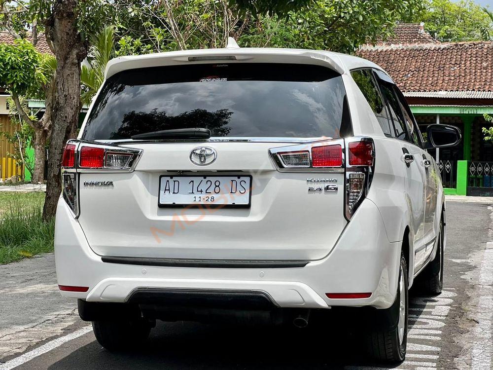 Mobil Toyota Kijang Innova 2016