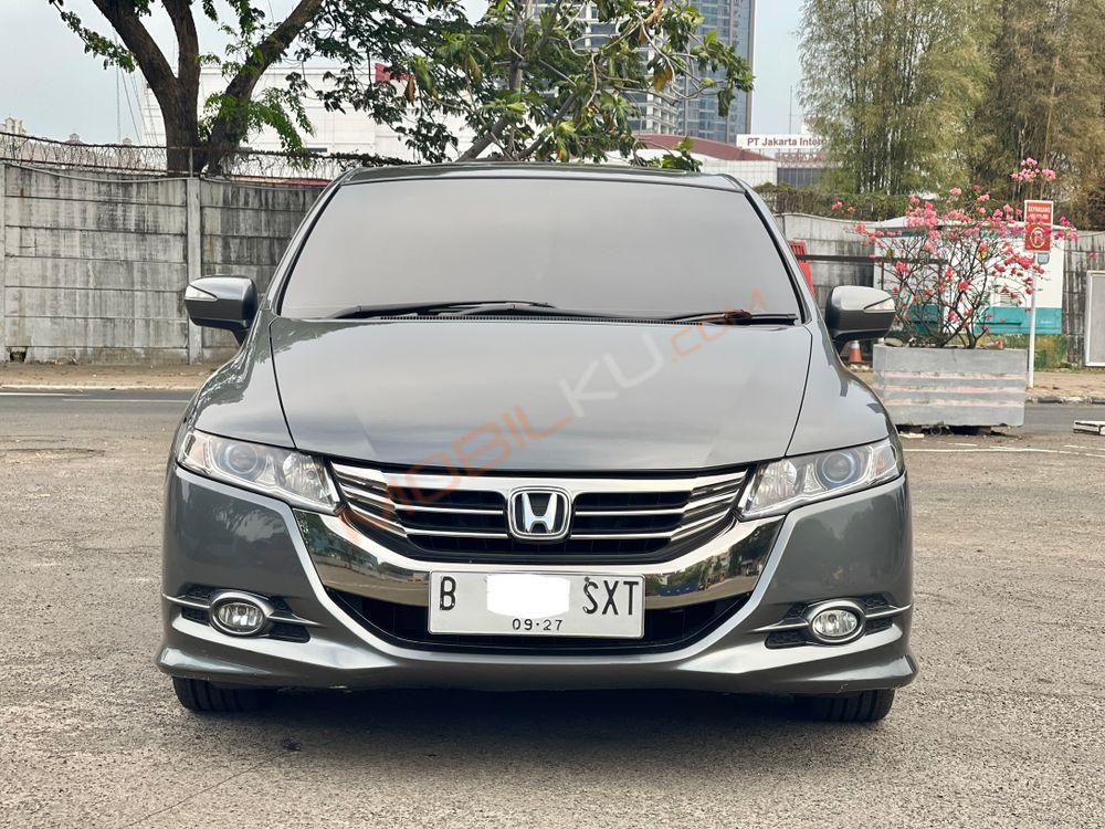 Mobil Honda Odyssey 2012