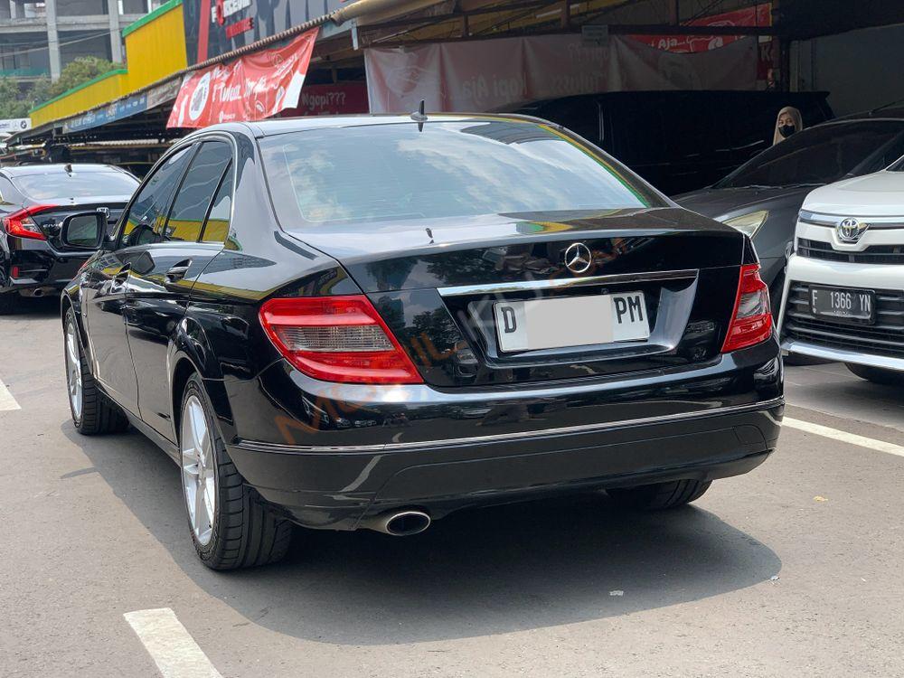 Mobil Mercedes-Benz C-Class 2008