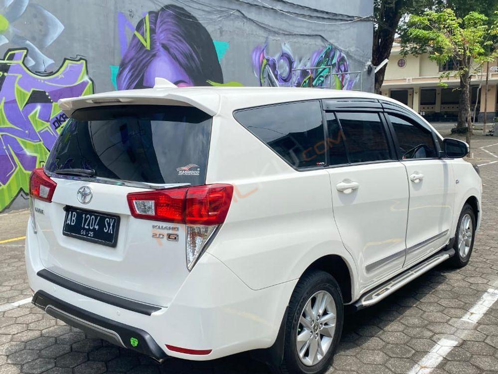 Mobil Toyota Kijang Innova 2020