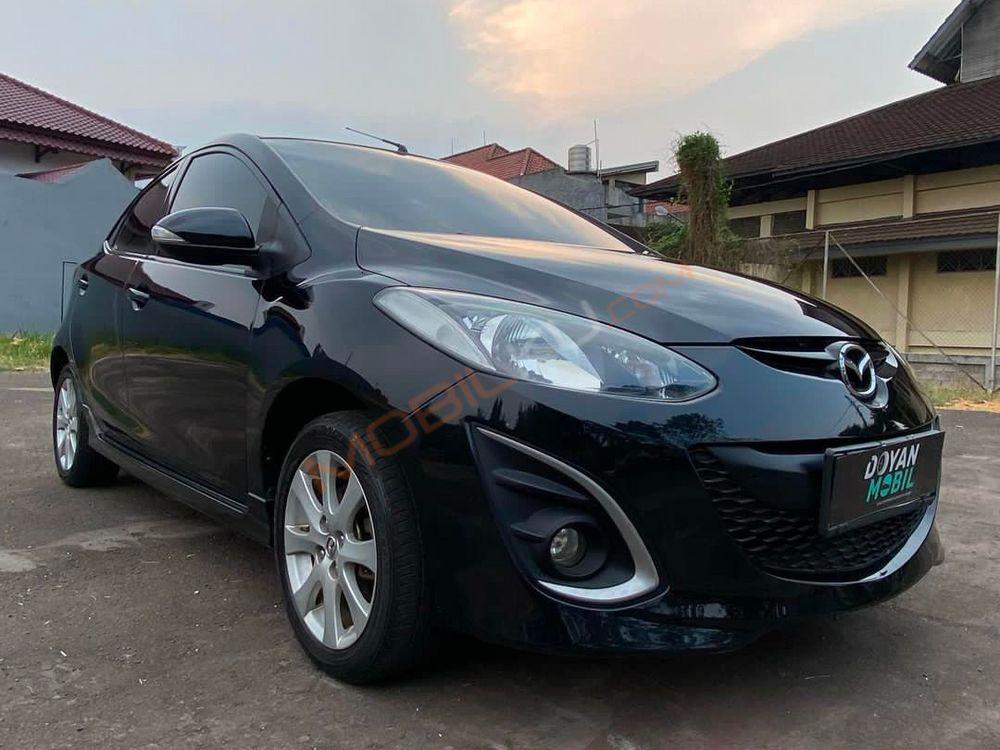 Mobil Mazda 2 Sedan 2013