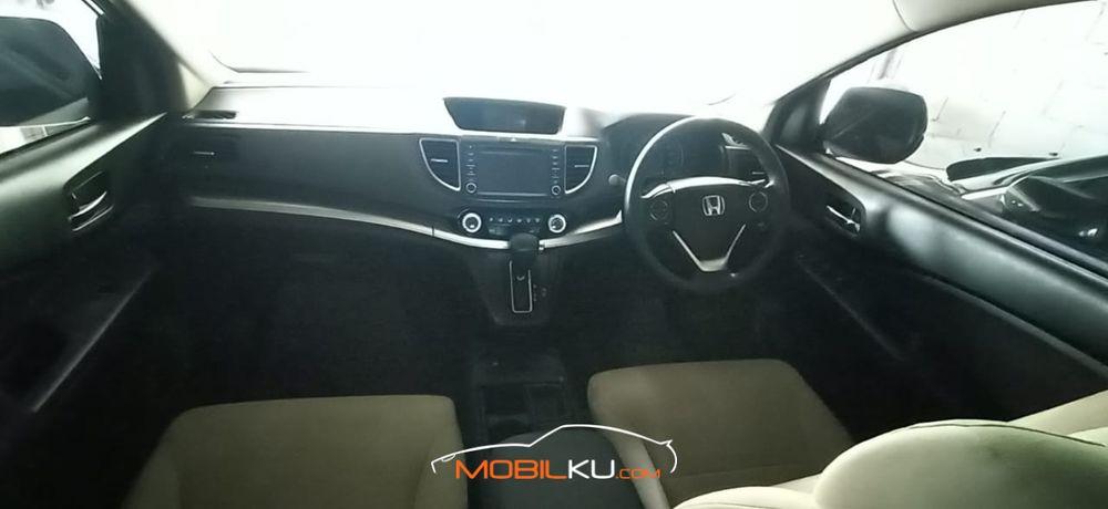 Mobil Honda CR-V 2015