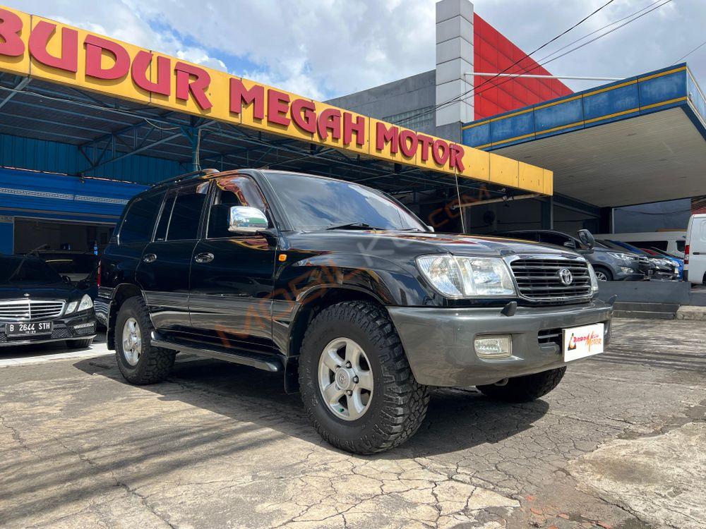 Mobil Toyota Land Cruiser 2000