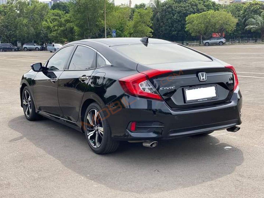 Mobil Honda Civic Sedan 2017