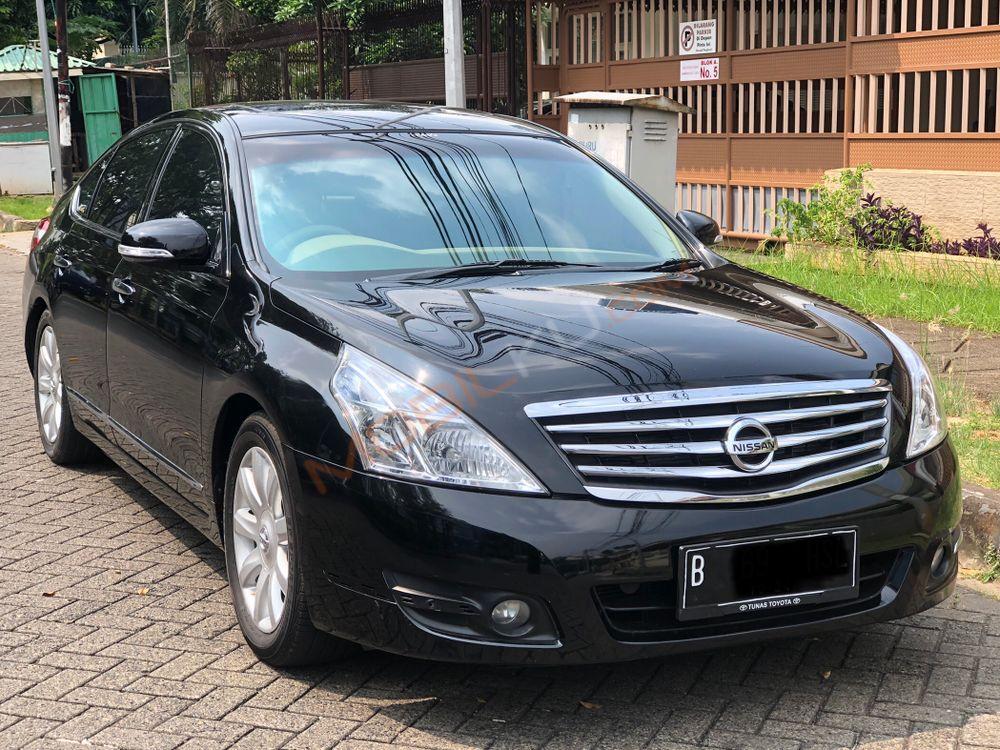 Mobil Nissan Teana 2010