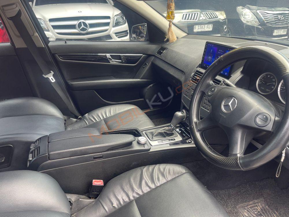 Mobil Mercedes-Benz C-Class 2011
