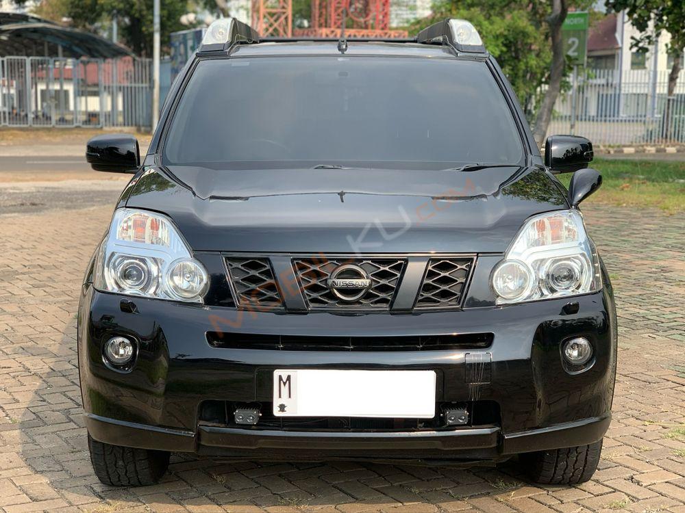 Mobil Nissan X-Trail 2008