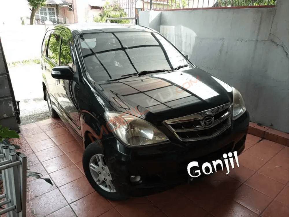 Mobil Daihatsu Xenia 2011
