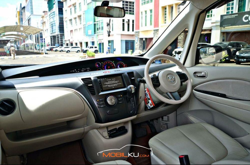 Mobil Mazda Biante 2017