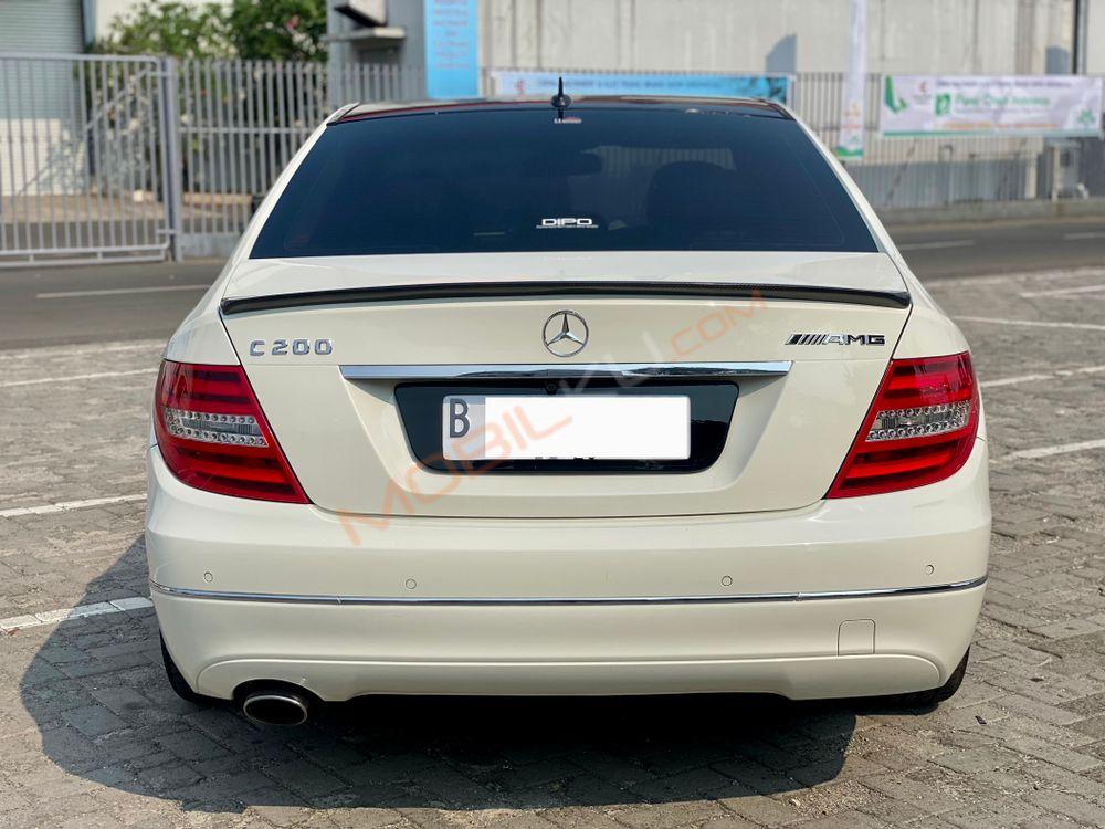 Mobil Mercedes-Benz C-Class 2011