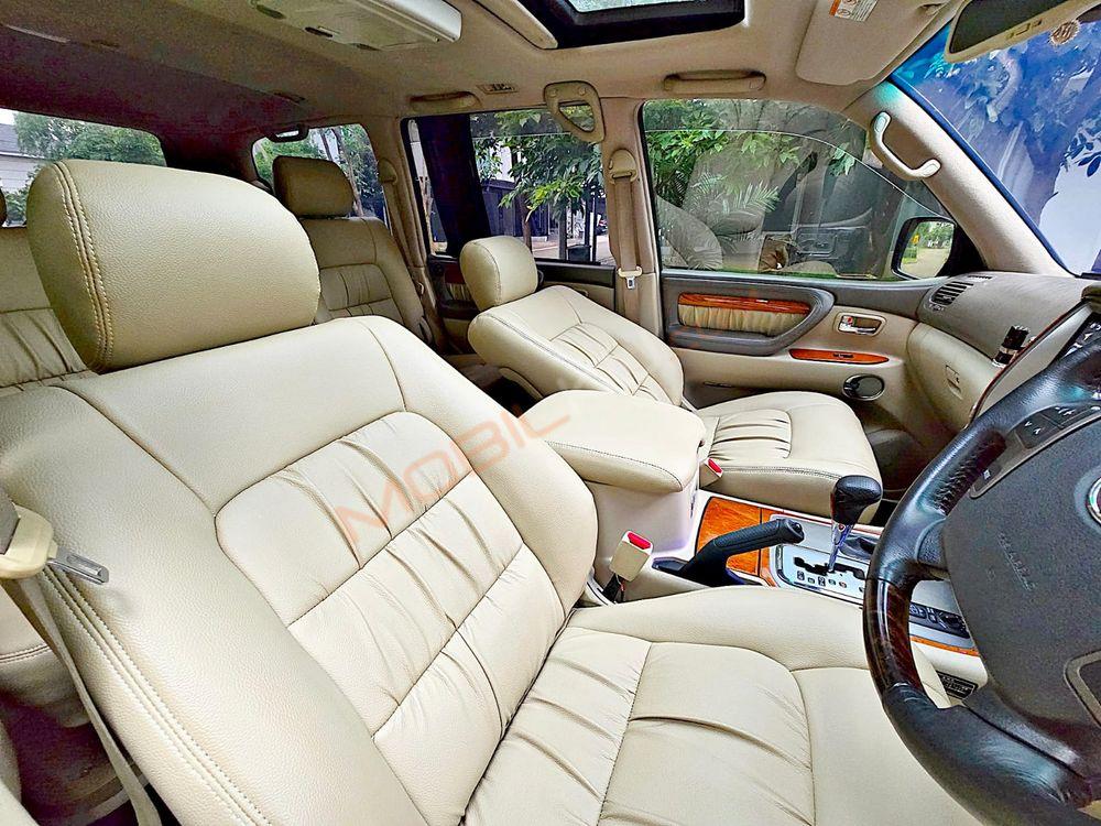 Mobil Toyota Land Cruiser 2007