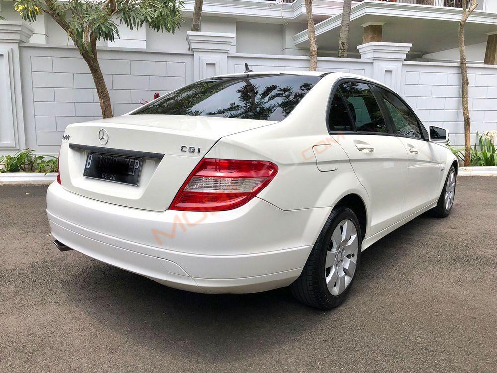 Mobil Mercedes-Benz C-Class 2011