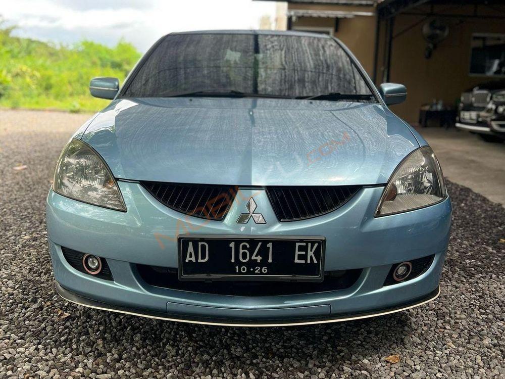 Mobil Mitsubishi Lancer 2004