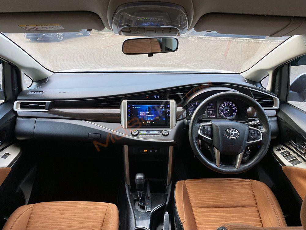 Mobil Toyota Kijang Innova 2019