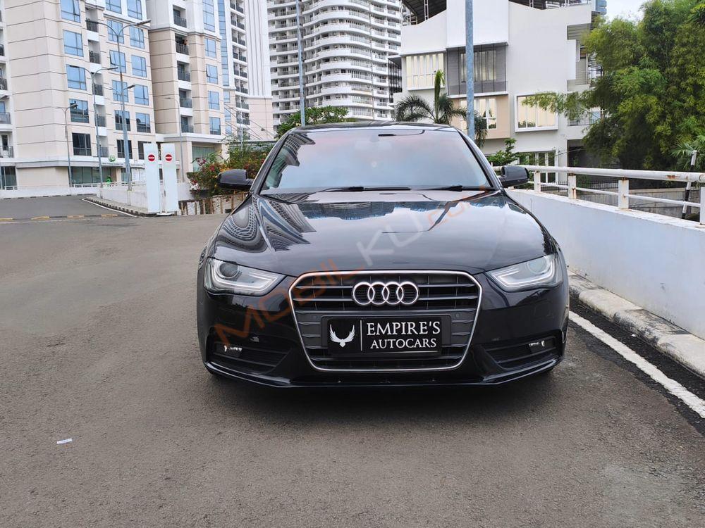 Mobil Audi A4 2014