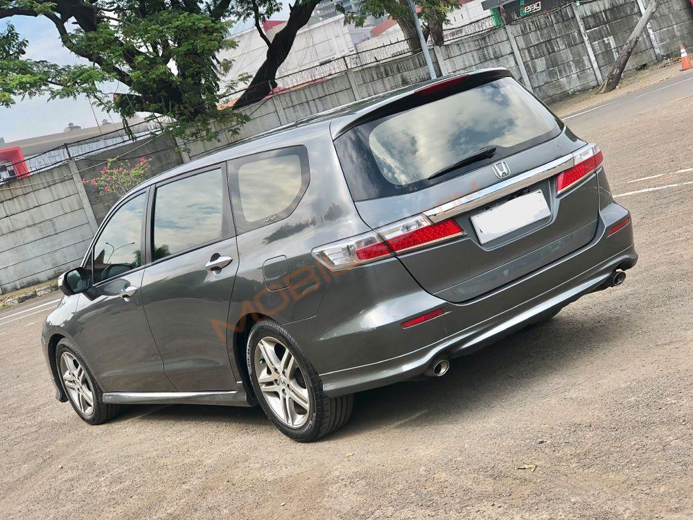 Mobil Honda Odyssey 2012