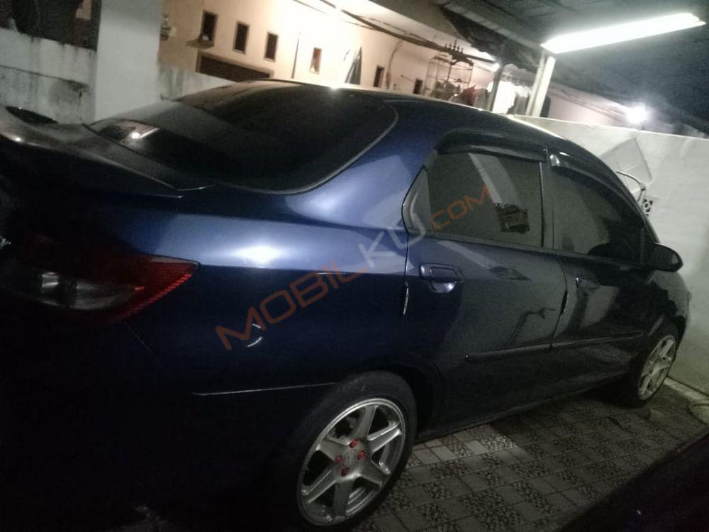 Mobil Honda City Sedan 2003