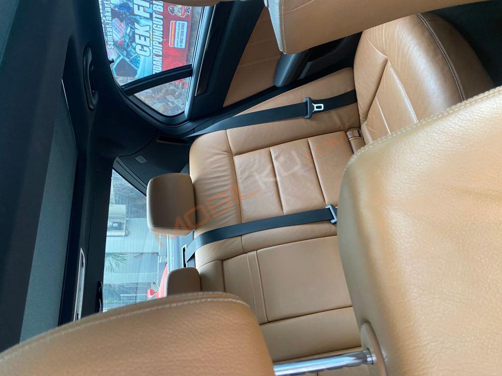 Mobil Mercedes-Benz E-Class 2011