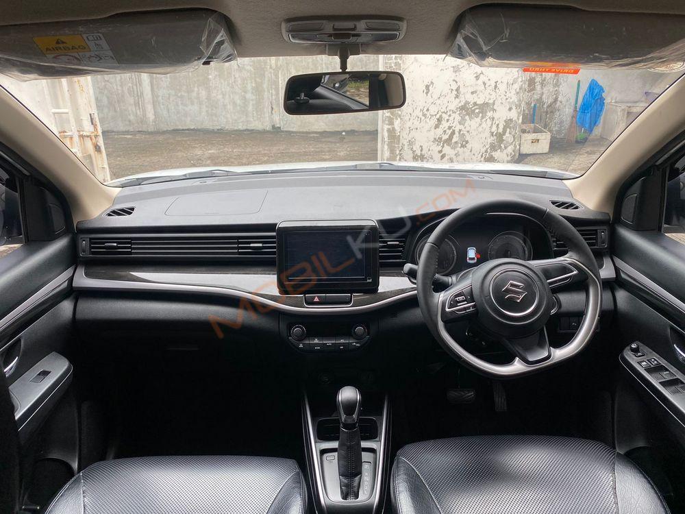 Mobil Suzuki XL7 2020
