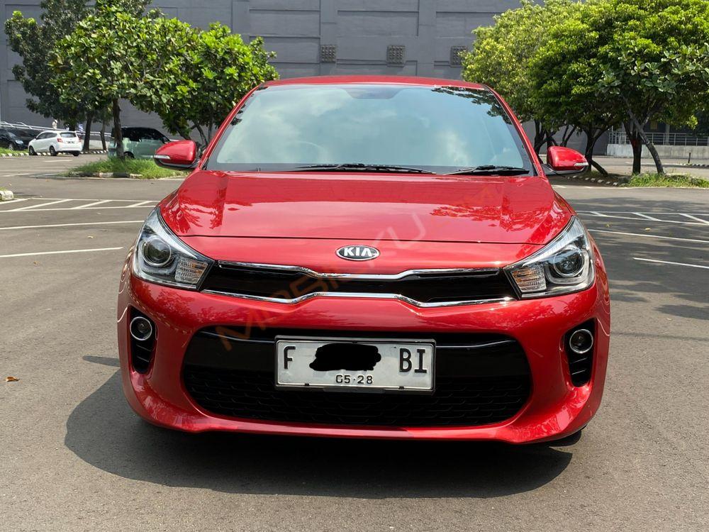 Mobil Kia Rio 2017