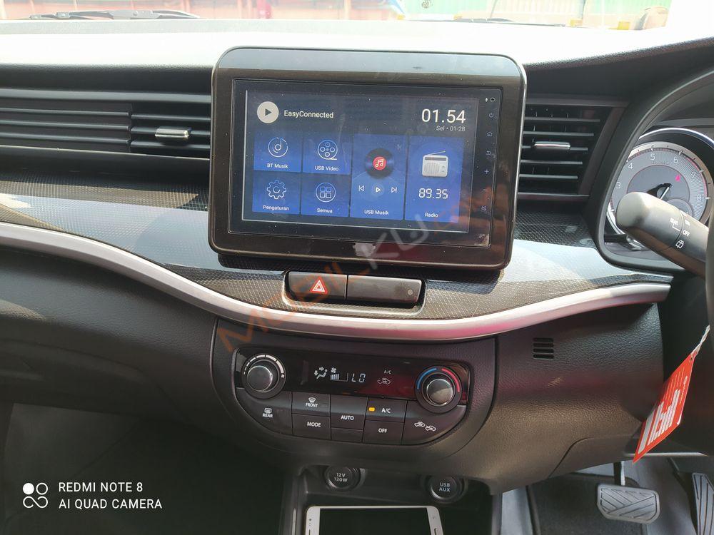 Mobil Suzuki XL7 2021