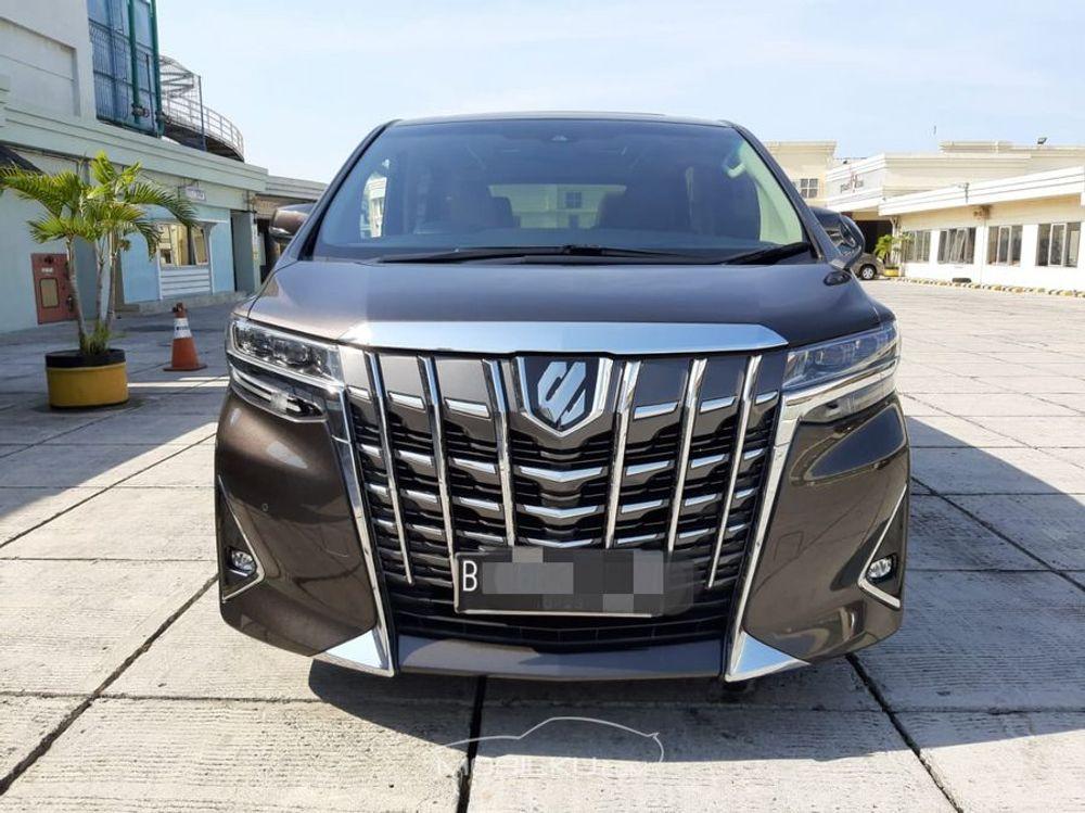 Mobil Toyota Alphard 2018